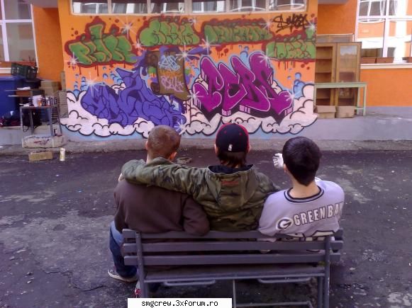 poze graffuri omu silc omu uitam noi film...da nazek zis dupa vr`o jumate dai play film